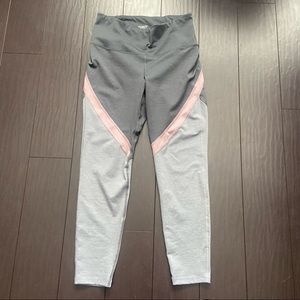 Old Navy Women’s Active Go Dry gray & pink Leggings size L EUC